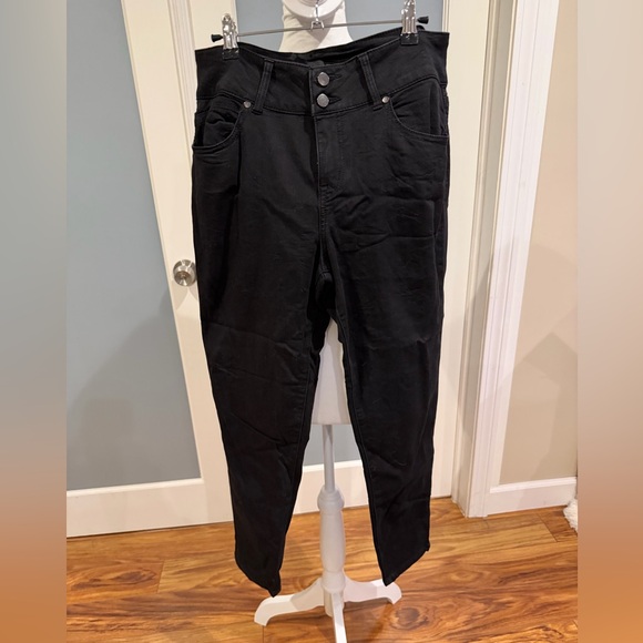 1822 Denim Denim - 1822 Denim Classic Black Jeans